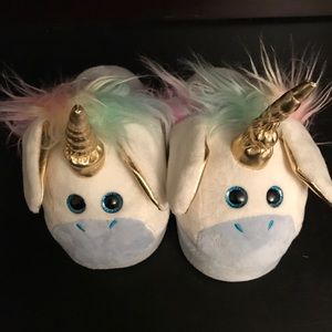 Unicorn Stompeez slippers. Size 7-10